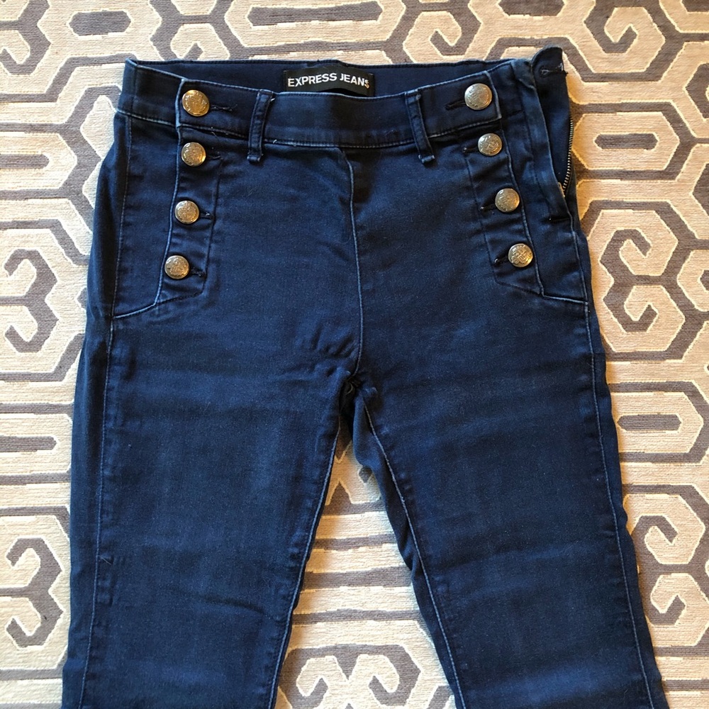 Express dark wash bell bottom jeans ❤️